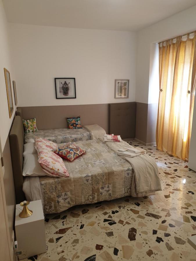 I Mori In Campidoglio Affitta Camere SantʼAgata di Militello Екстериор снимка