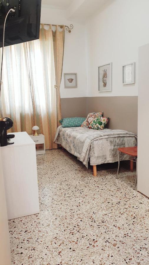 I Mori In Campidoglio Affitta Camere SantʼAgata di Militello Екстериор снимка