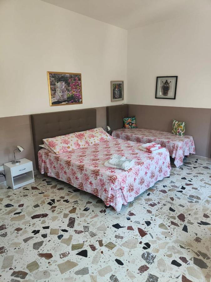 I Mori In Campidoglio Affitta Camere SantʼAgata di Militello Екстериор снимка