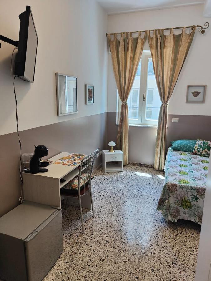 I Mori In Campidoglio Affitta Camere SantʼAgata di Militello Екстериор снимка