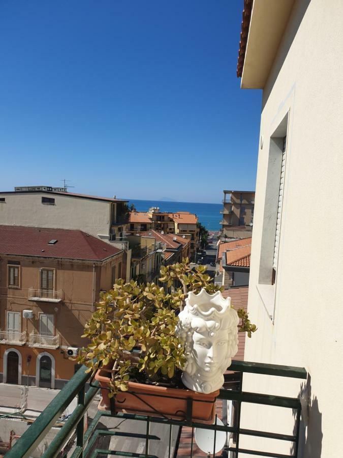 I Mori In Campidoglio Affitta Camere SantʼAgata di Militello Екстериор снимка