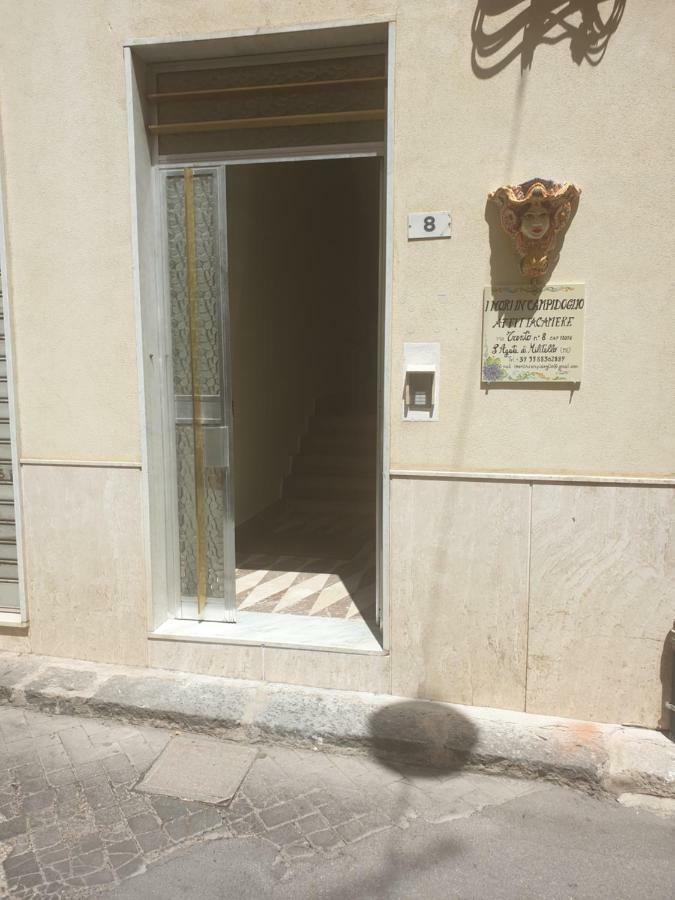 I Mori In Campidoglio Affitta Camere SantʼAgata di Militello Екстериор снимка